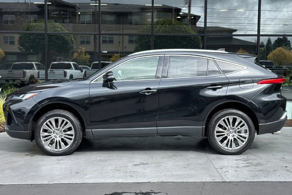 2022 Toyota Venza Limited - Photo 7