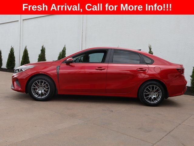 Used 2022  Kia LXS image 4