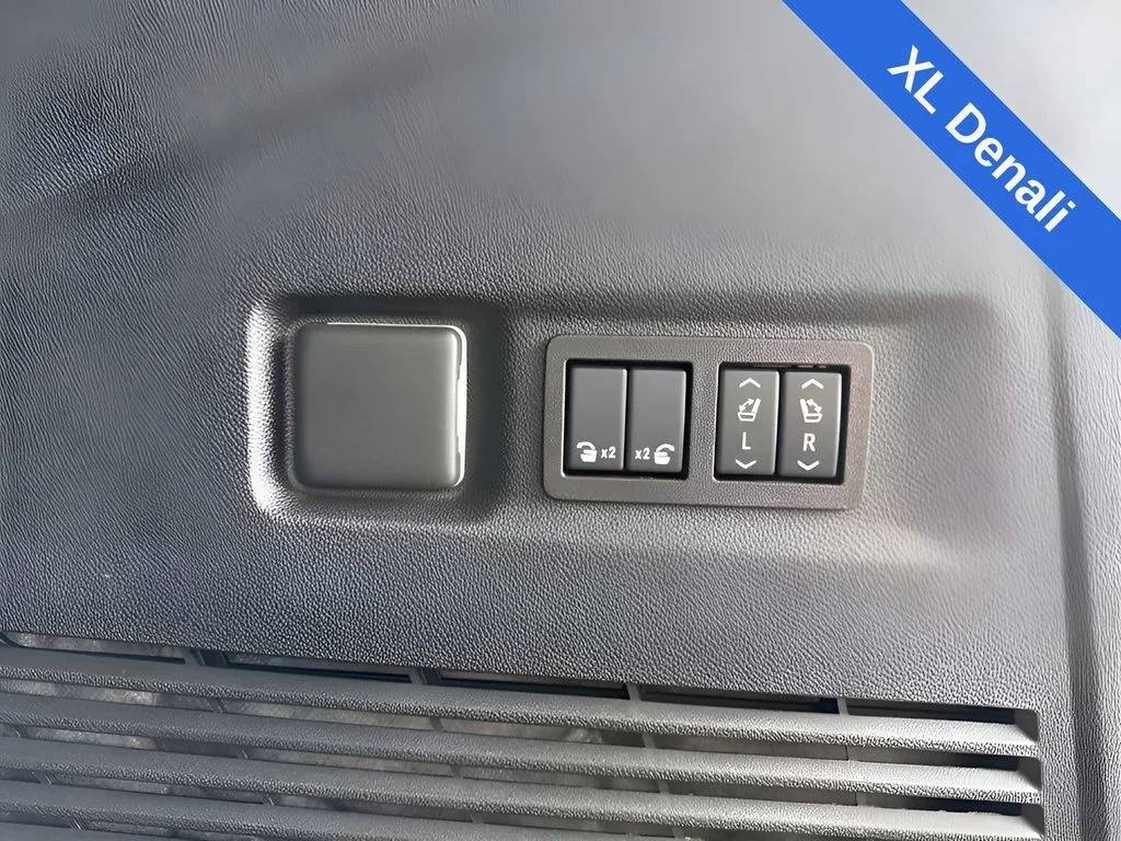 Used 2024 Onyx Black GMC Denali image 32