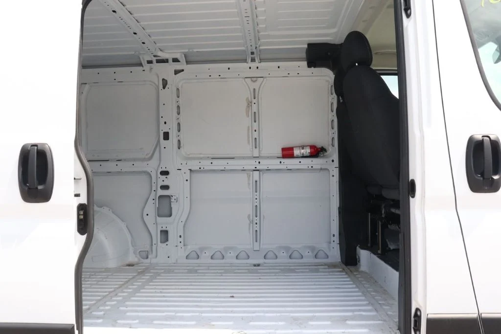 Used 2024 White Ram Base image 23