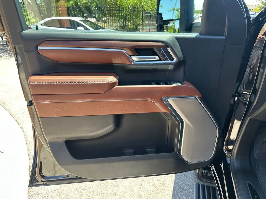 Used 2024 Onyx Black GMC Denali Ultimate image 15