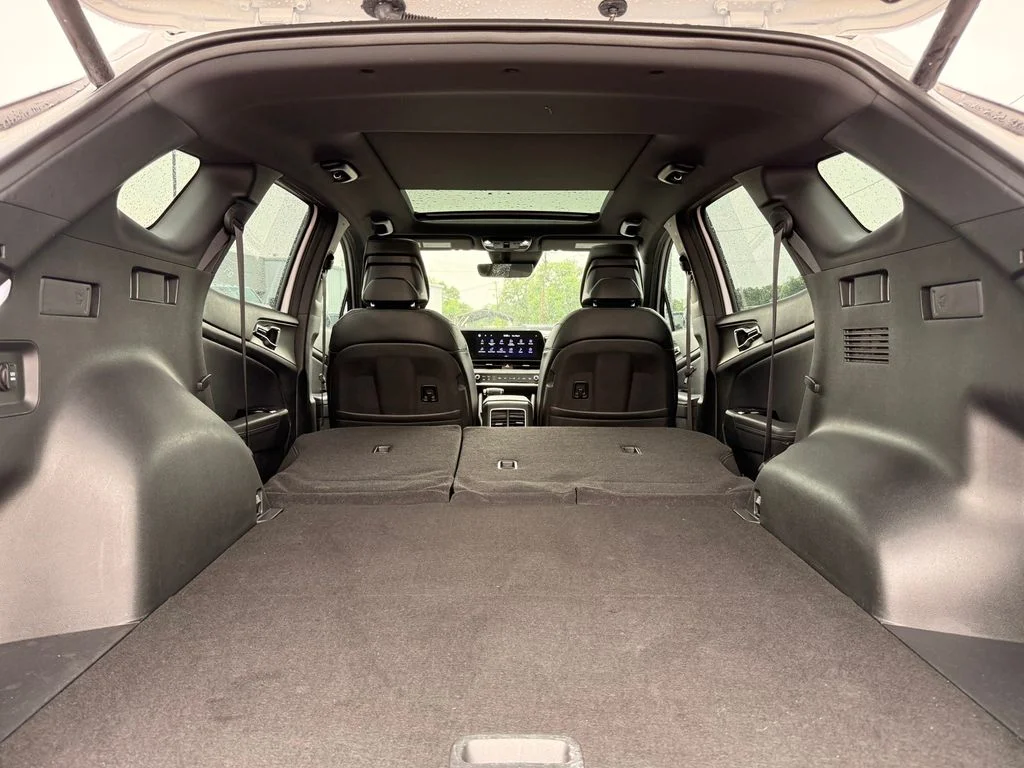 Used 2024 Glacial White Pearl Kia X-Line image 36