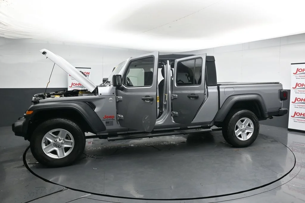 Used 2020 Silver Jeep Sport image 42
