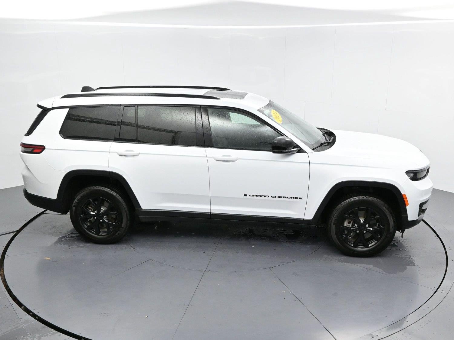 Used 2024 Bright White Clearcoat Jeep Altitude X image 42