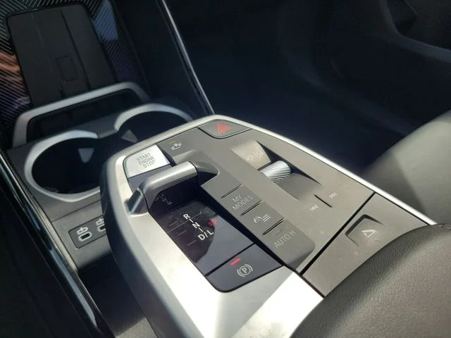 Used 2025 Silver BMW xDrive28i image 26