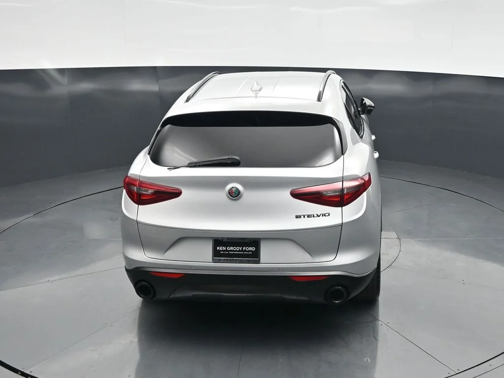 Used 2020 Gray Alfa Romeo Base image 38