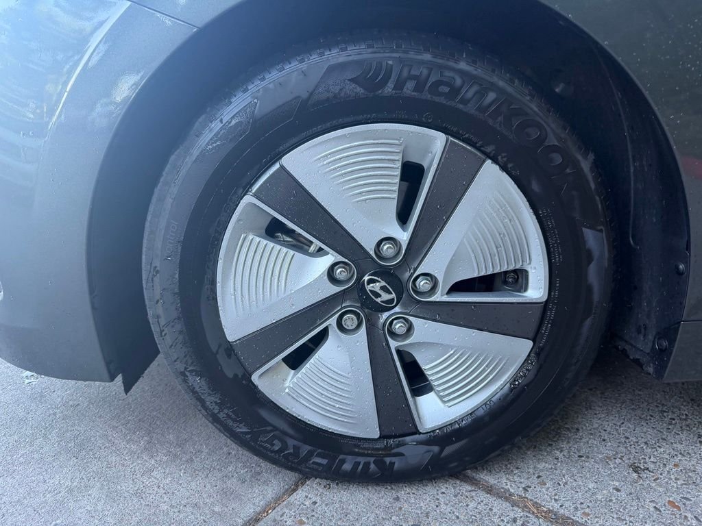 Used 2022 Amazon Gray Hyundai Blue image 9