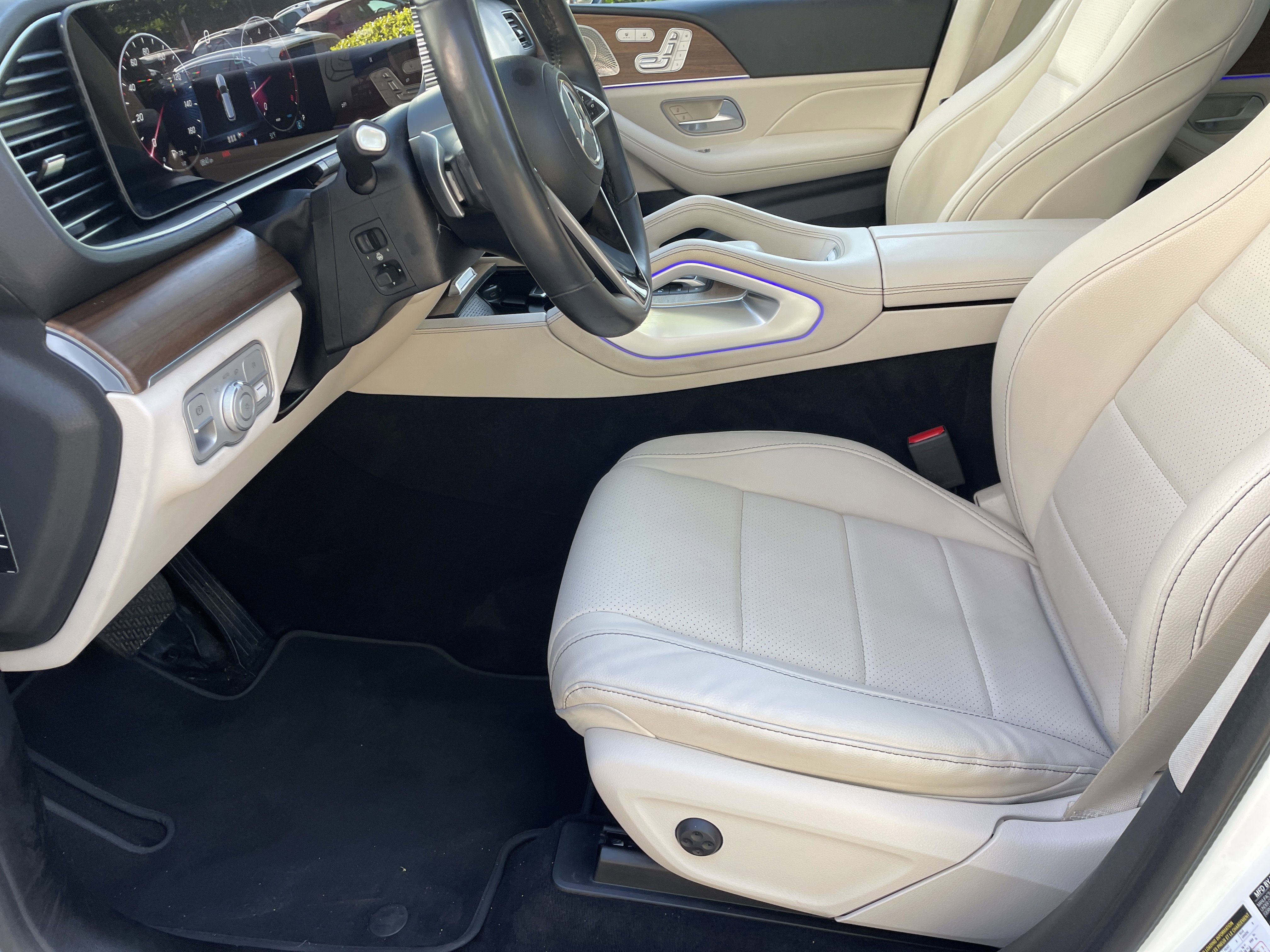 Certified Used 2024 Polar White Mercedes-Benz GLE 450 4MATIC® SUV image 19