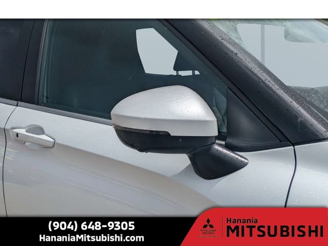 Used 2025 White Mitsubishi SE image 10