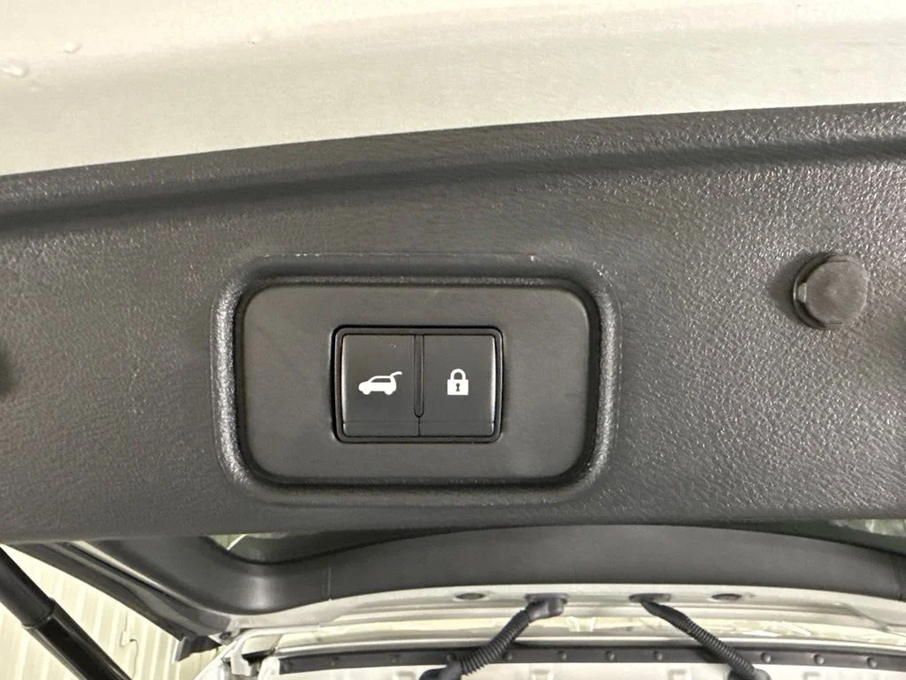 Used 2025 Brilliant Silver Metallic Nissan SL image 30