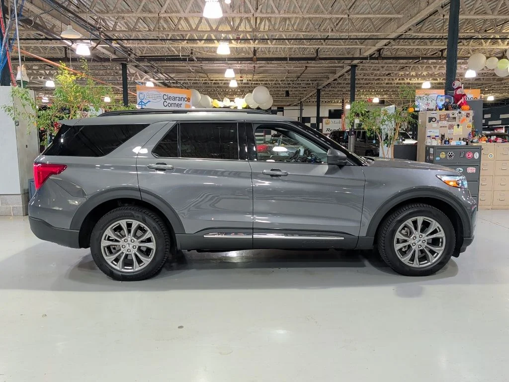 Certified Used 2023 Gray Metallic Ford XLT image 6