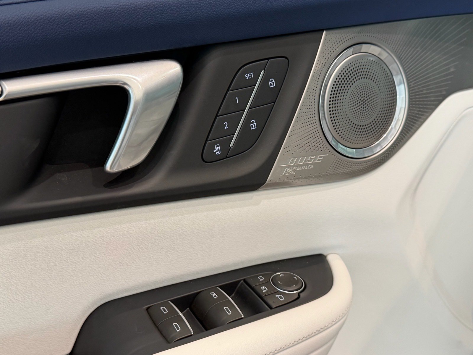 2026 Buick Enclave Avenir - Photo 25