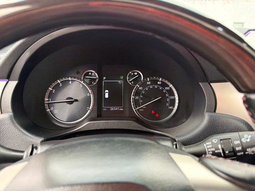 Used 2021 White Lexus 460 image 36