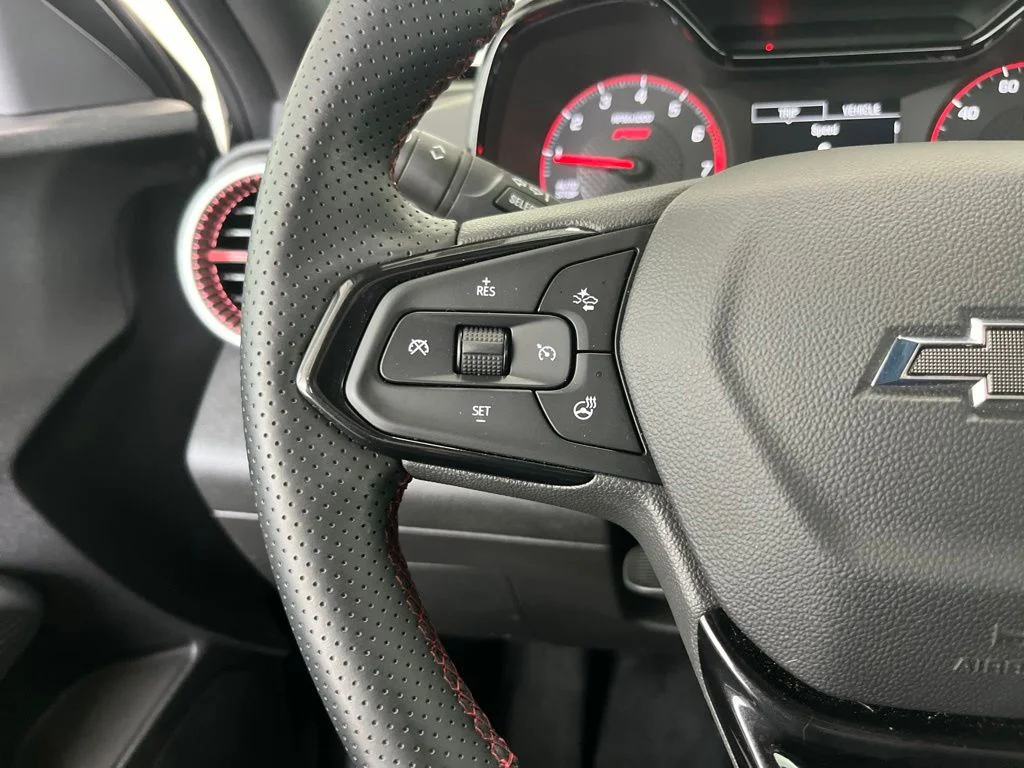 Used 2025 Gray Chevrolet 1RS image 6