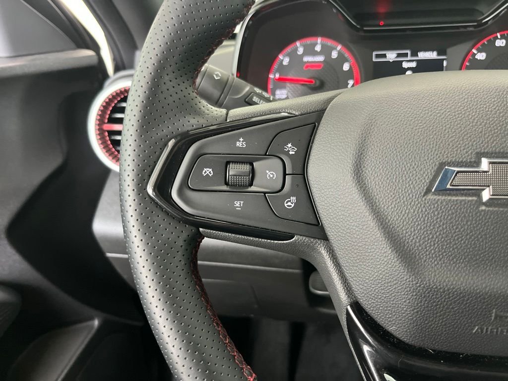 Used 2025 Gray Chevrolet 1RS image 6