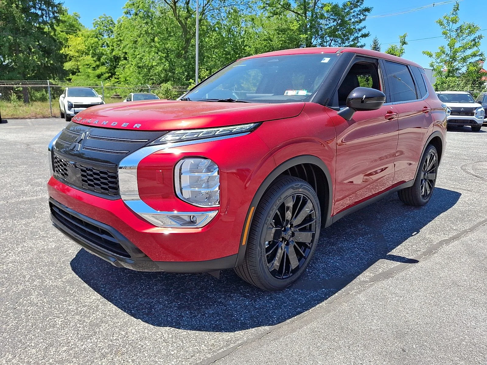 New 2026 Red Mitsubishi LE image 4