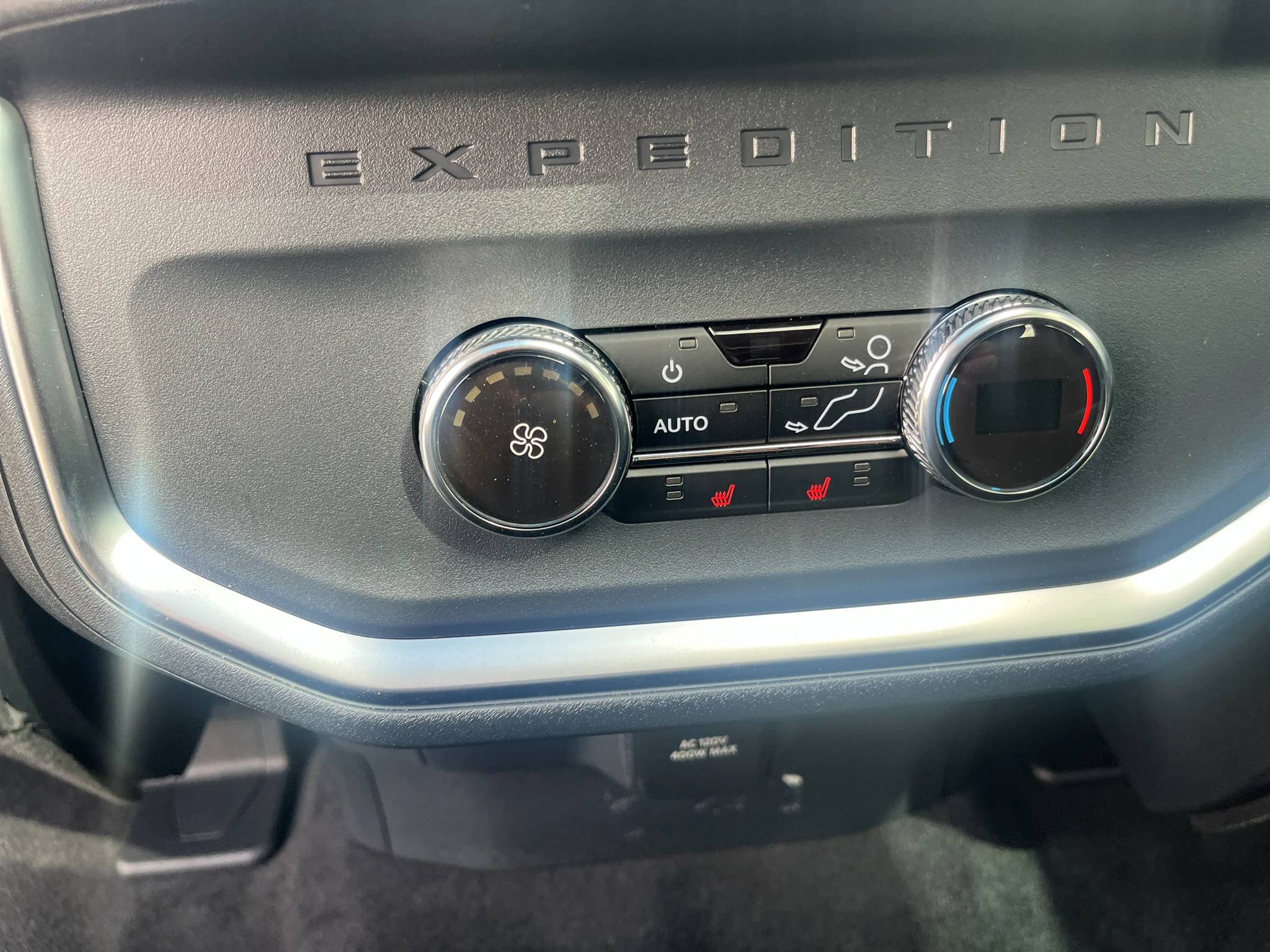 New 2027 Glacier Gray Metallic Tri-Coat Ford MAX Platinum image 23