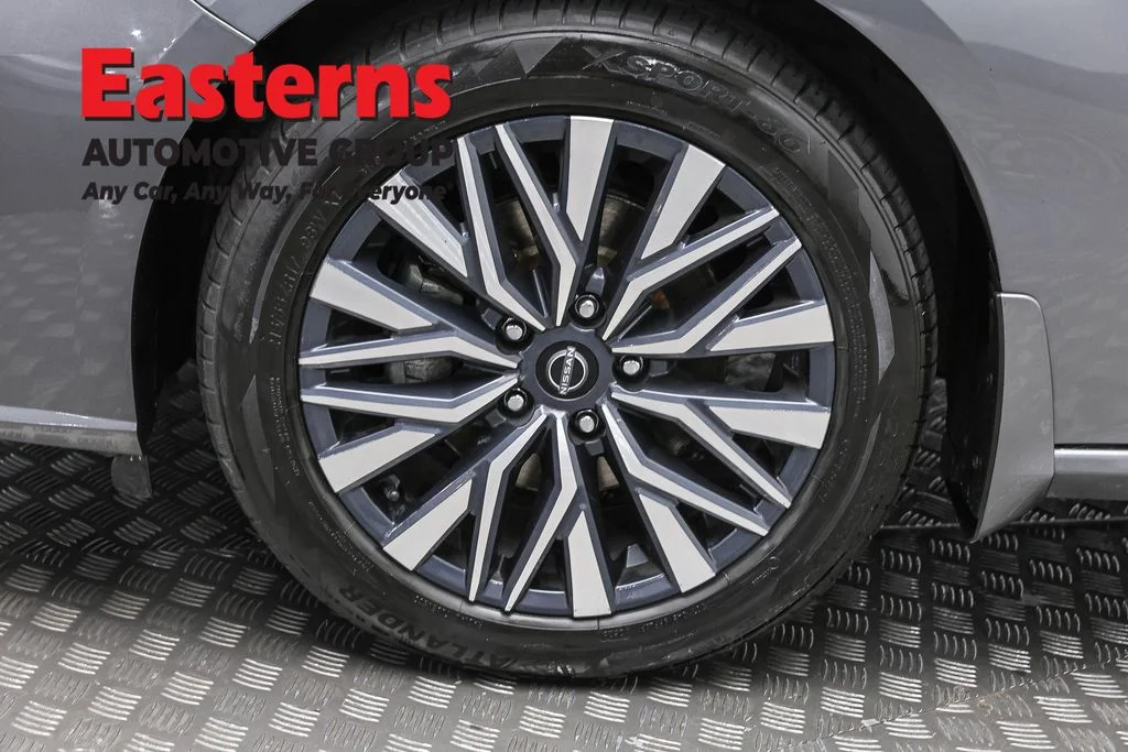 Used 2023 Gray Nissan 2.5 SV image 32