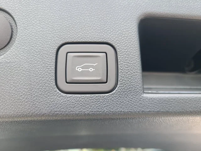 New 2027 Polar White Tricoat Chevrolet ACTIV image 11