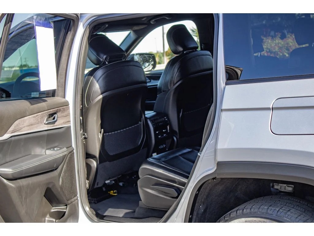 Used 2024 Silver Zynith Jeep Limited image 18