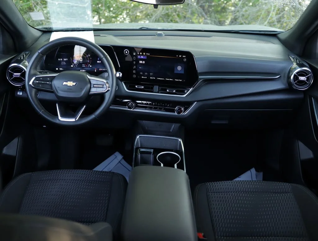 2025 Chevrolet Equinox LT - Photo 22