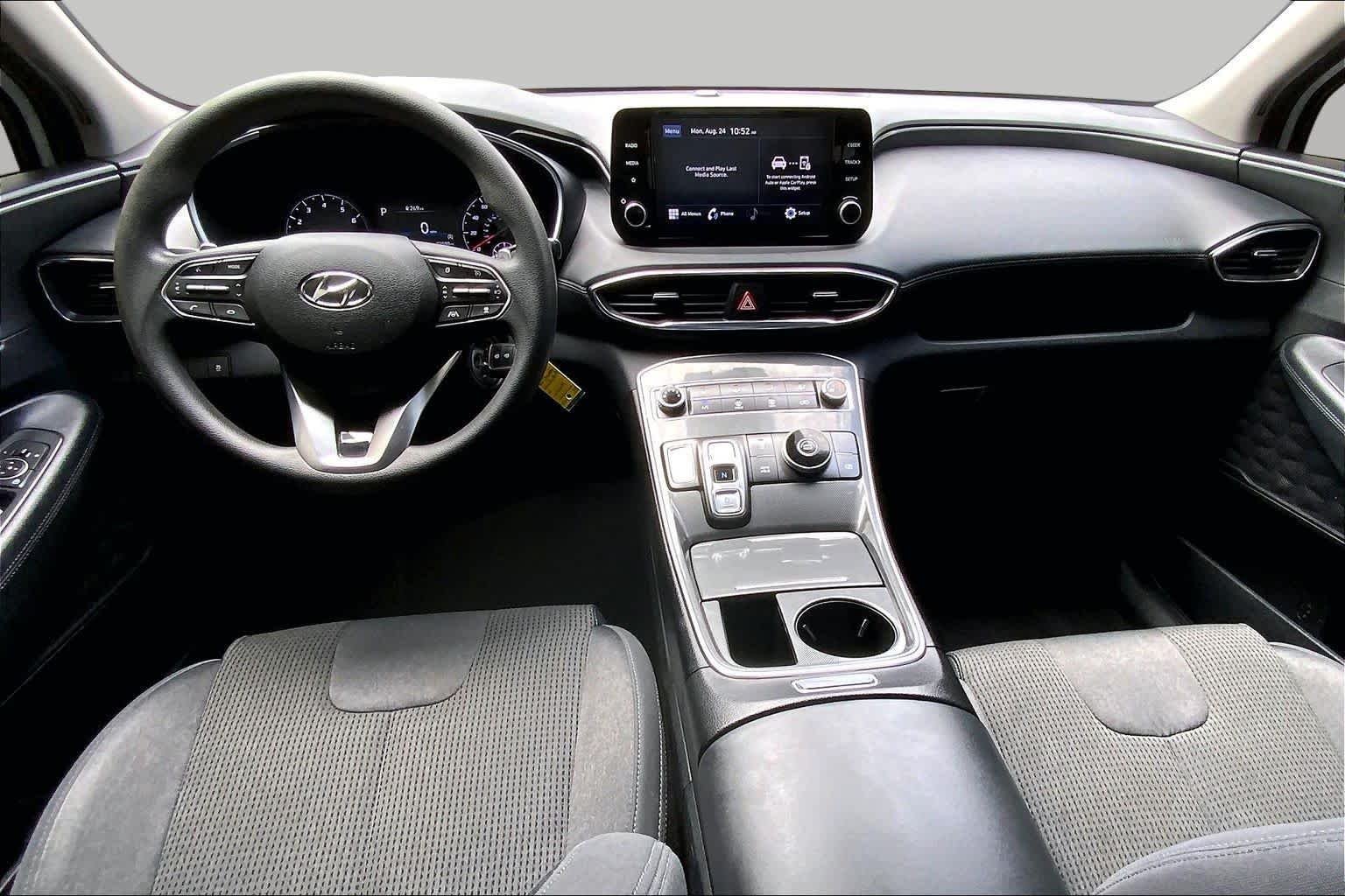 Used 2021 Quartz White Hyundai SE image 15