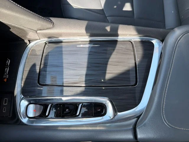 Used 2023  Buick Essence image 49