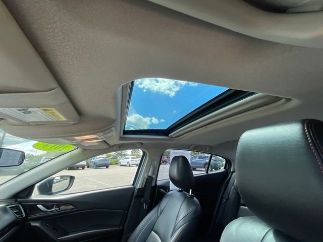 Used 2014 Blue Reflex Mica Mazda i Grand Touring image 26