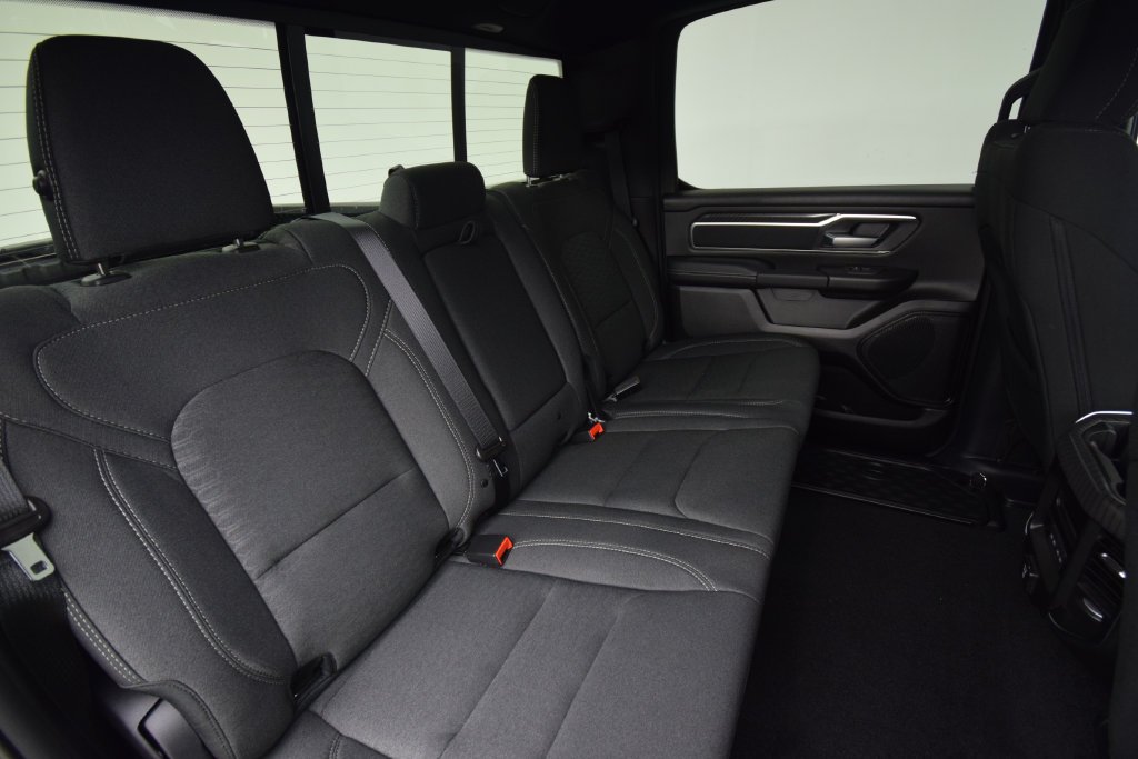 New 2027 Diamond Black Crystal Pearl-Coat Exterior Paint RAM Big Horn/Lone Star image 16