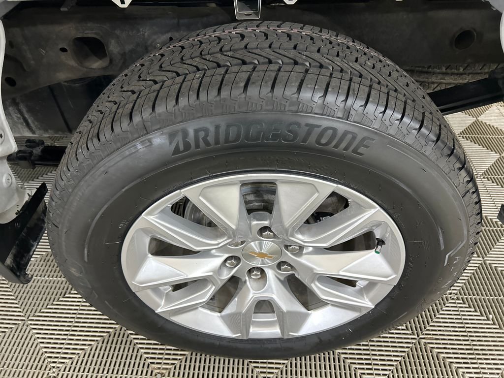 Used 2024 White Chevrolet Custom image 11