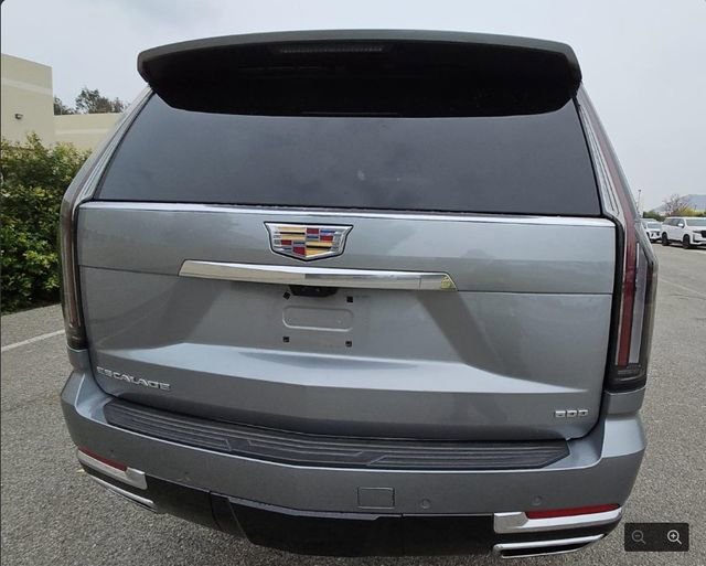 2025 Cadillac Escalade Premium Luxury photo 5