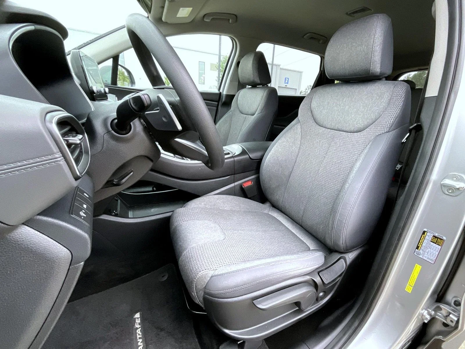 2021 Hyundai Santa Fe SE - Photo 10
