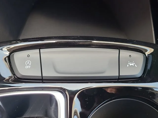New 2026 Summit White Chevrolet LT image 31