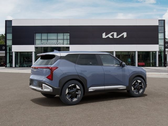 New 2027 Pale Gray Kia S image 6
