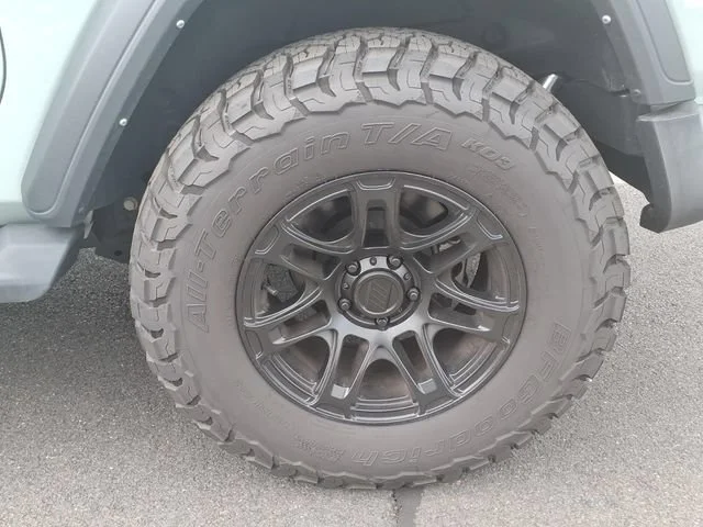 Used 2024 Gray Jeep Sport image 9