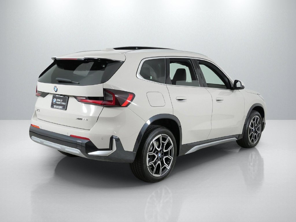 New 2027 Dune Grey Metallic BMW xDrive28i image 9