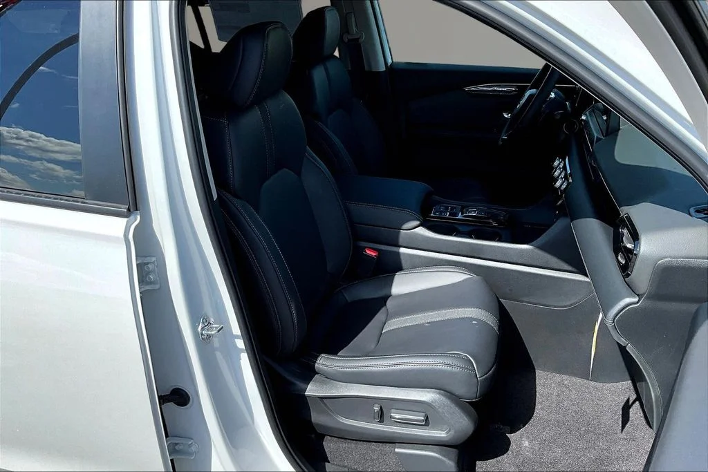 New 2026 Platinum White Pearl Honda RTL image 9