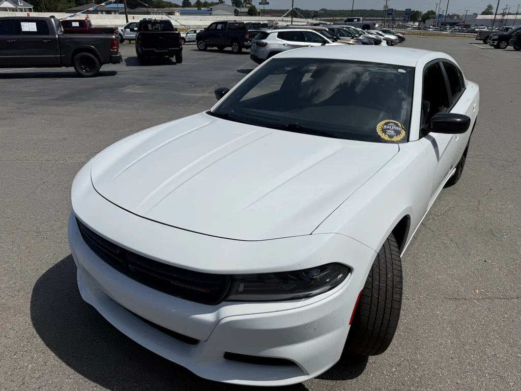 Used 2023 White Knuckle Clearcoat Dodge SXT image 15