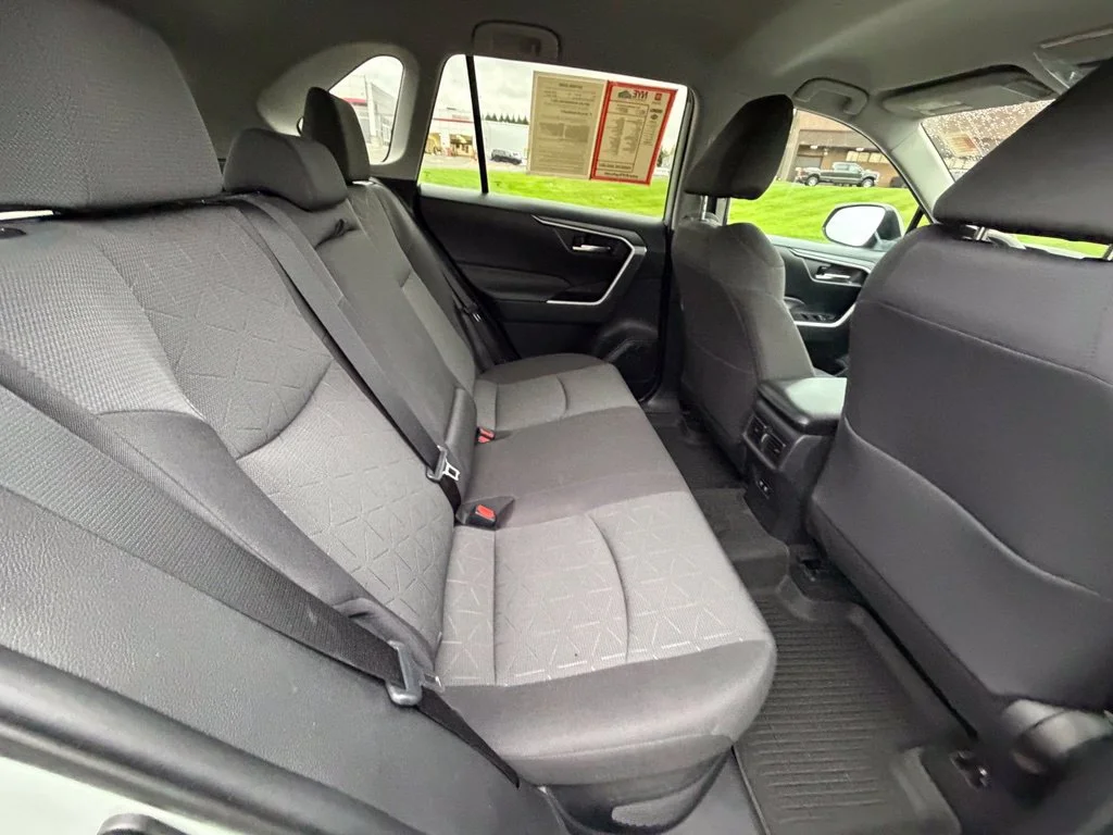 Used 2021  Toyota XLE image 36