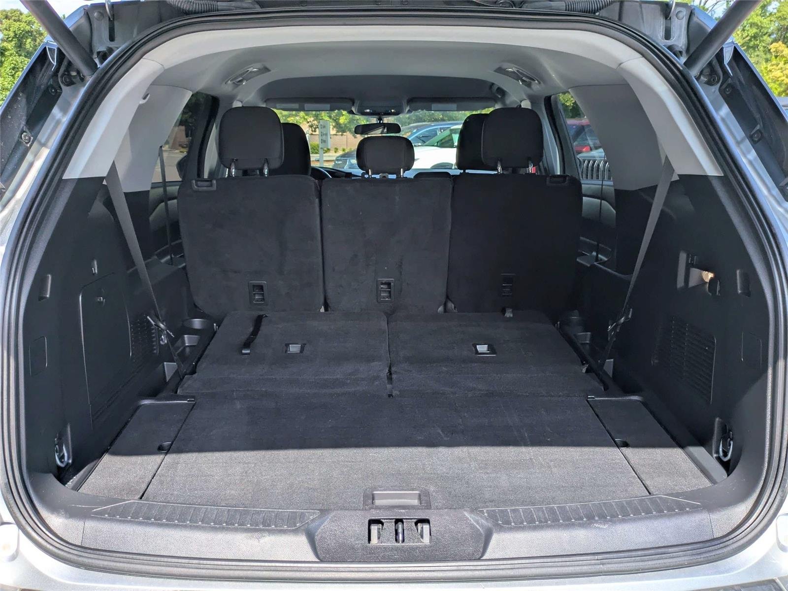 Used 2024 Iconic Silver Ford XLT image 15