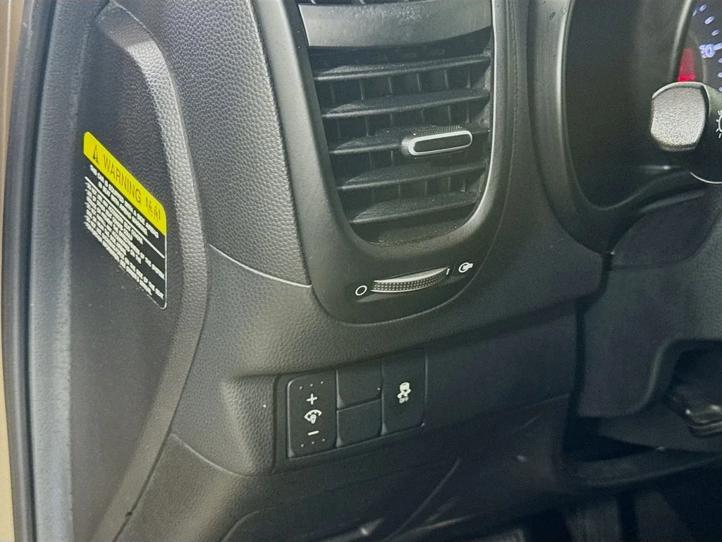 Used 2014 Brown Kia Plus image 10