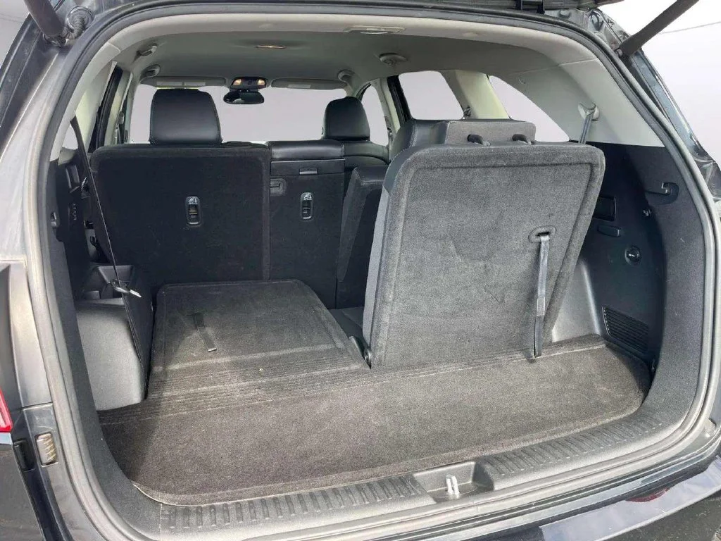 Used 2019 Ebony Black Kia EX image 19