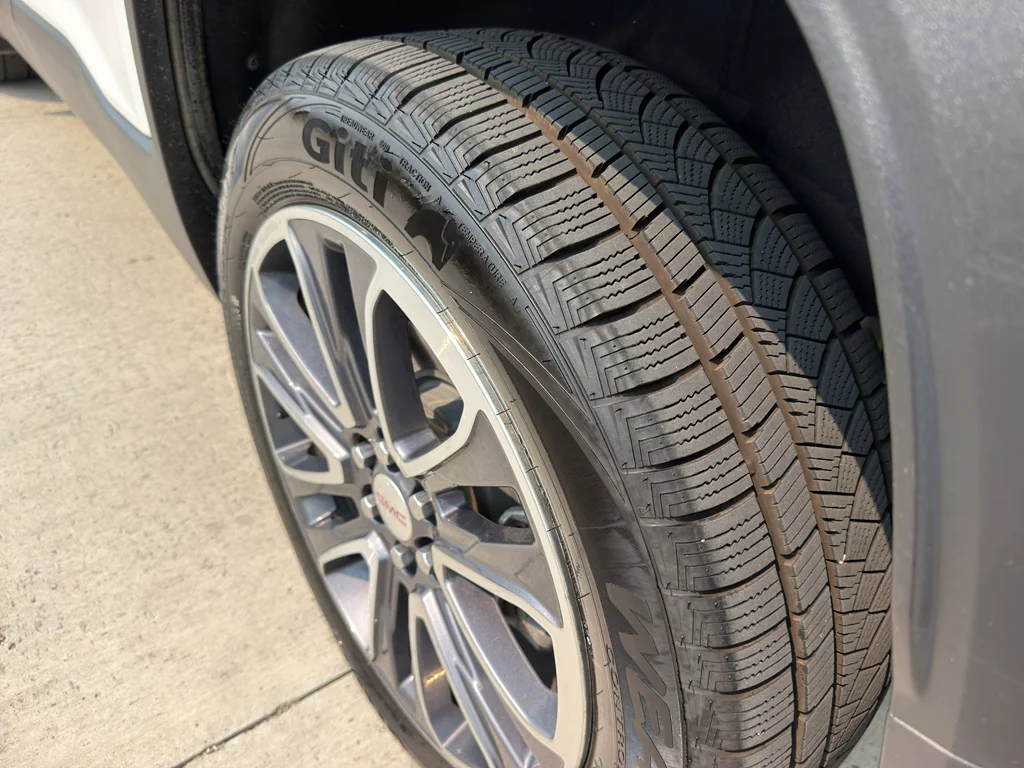 Used 2018 White Frost Tricoat GMC SLT image 8