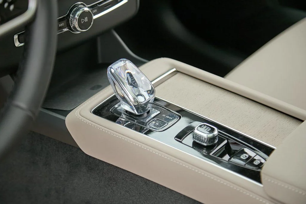 2026 Volvo XC90 Plus - Photo 17