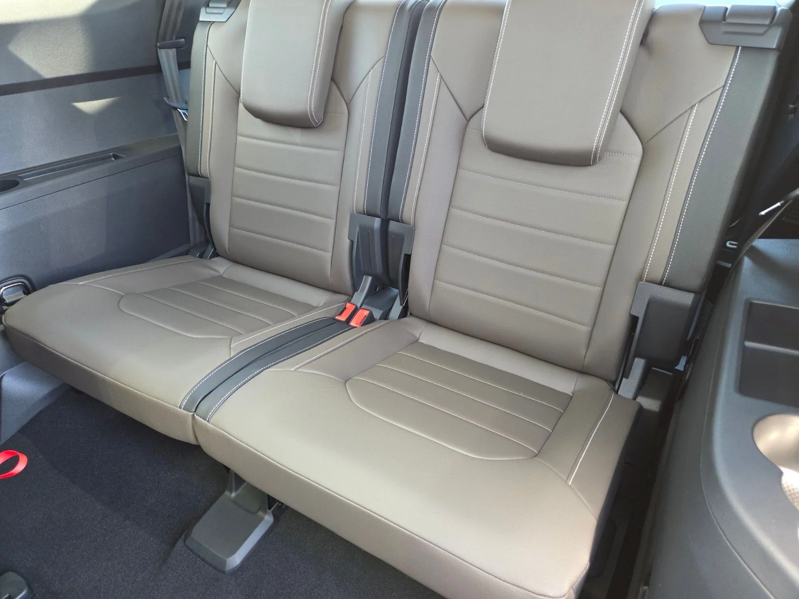 New 2026 White Volkswagen 2.0T SEL image 9