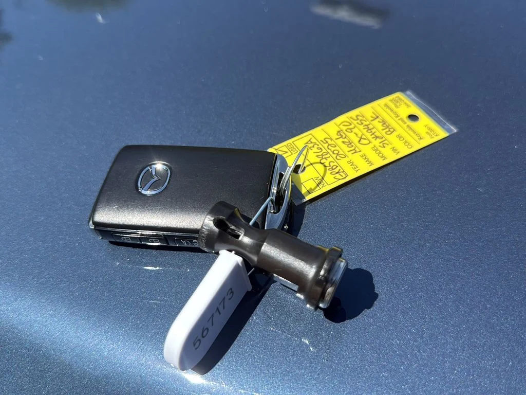 Used 2020 Blue Jeep Latitude Plus image 22