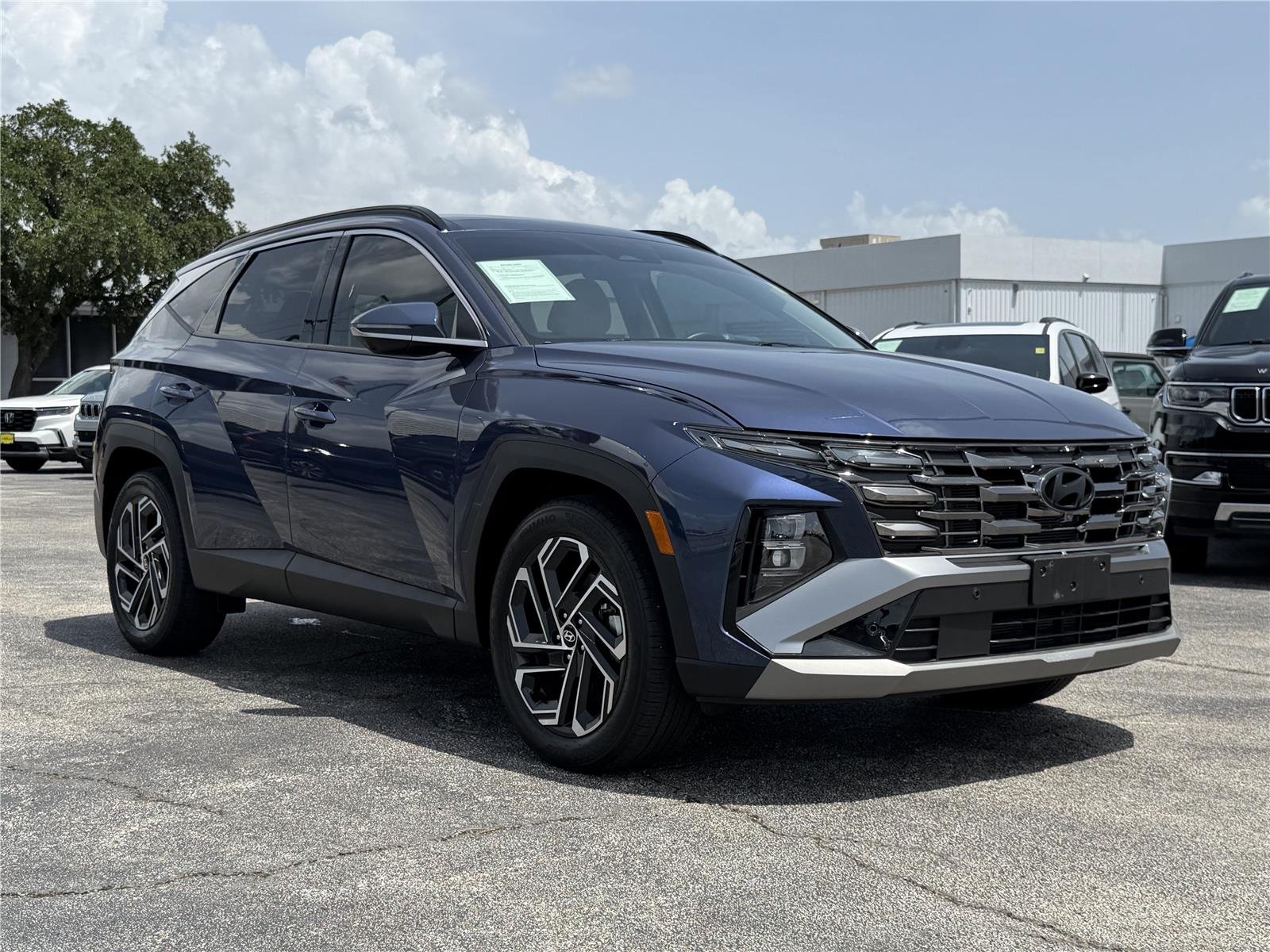 Used 2025 Atlantis Blue Hyundai Limited image 2