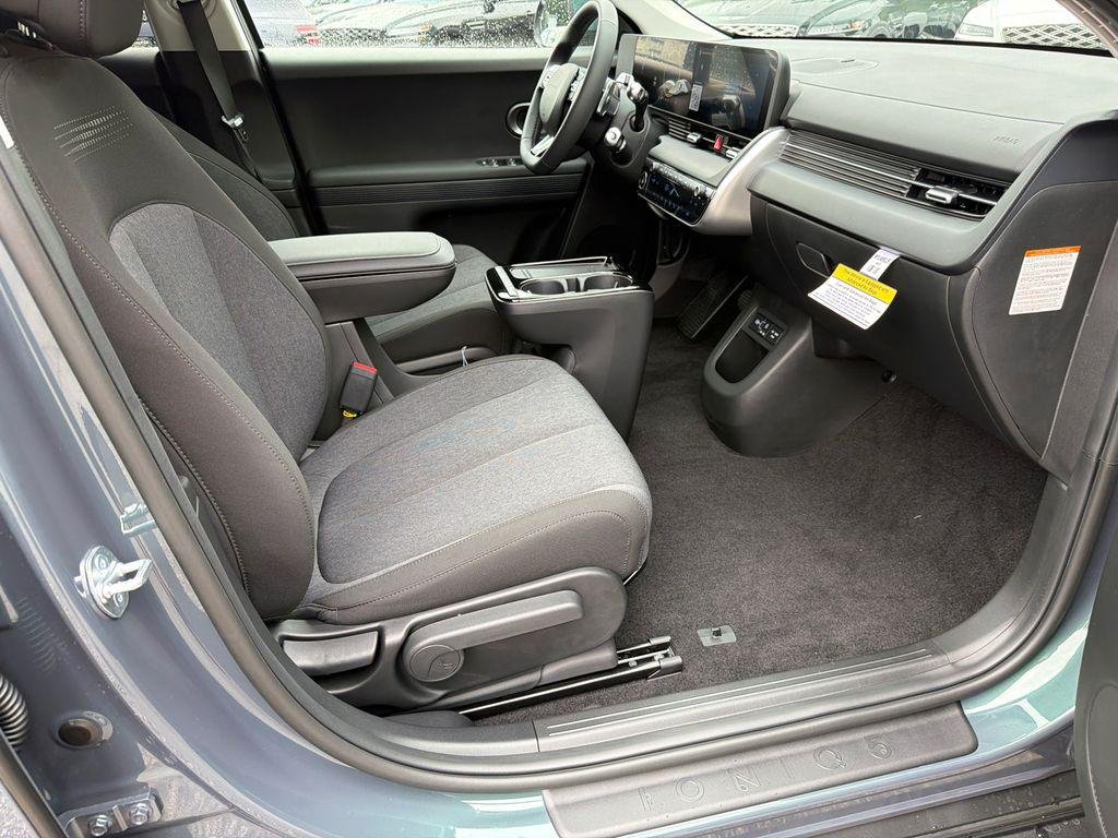 New 2026 Green Hyundai SE image 13