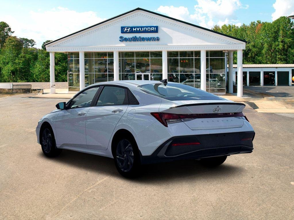 New 2026 White Hyundai SEL Sport Plus image 5