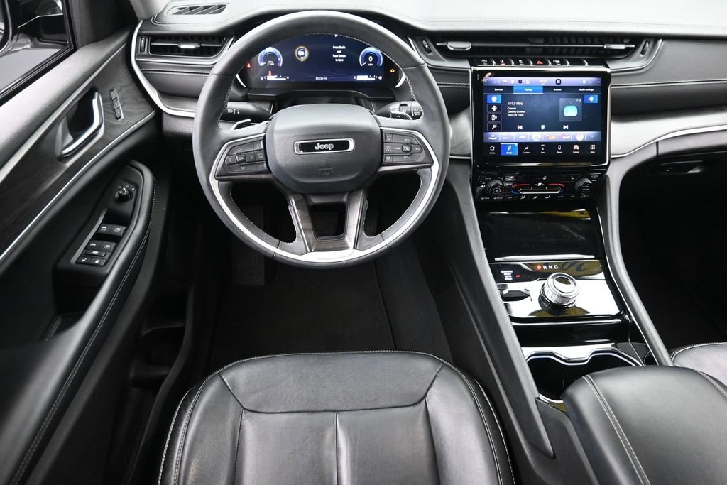 Used 2023 White/off-white Jeep Limited image 16